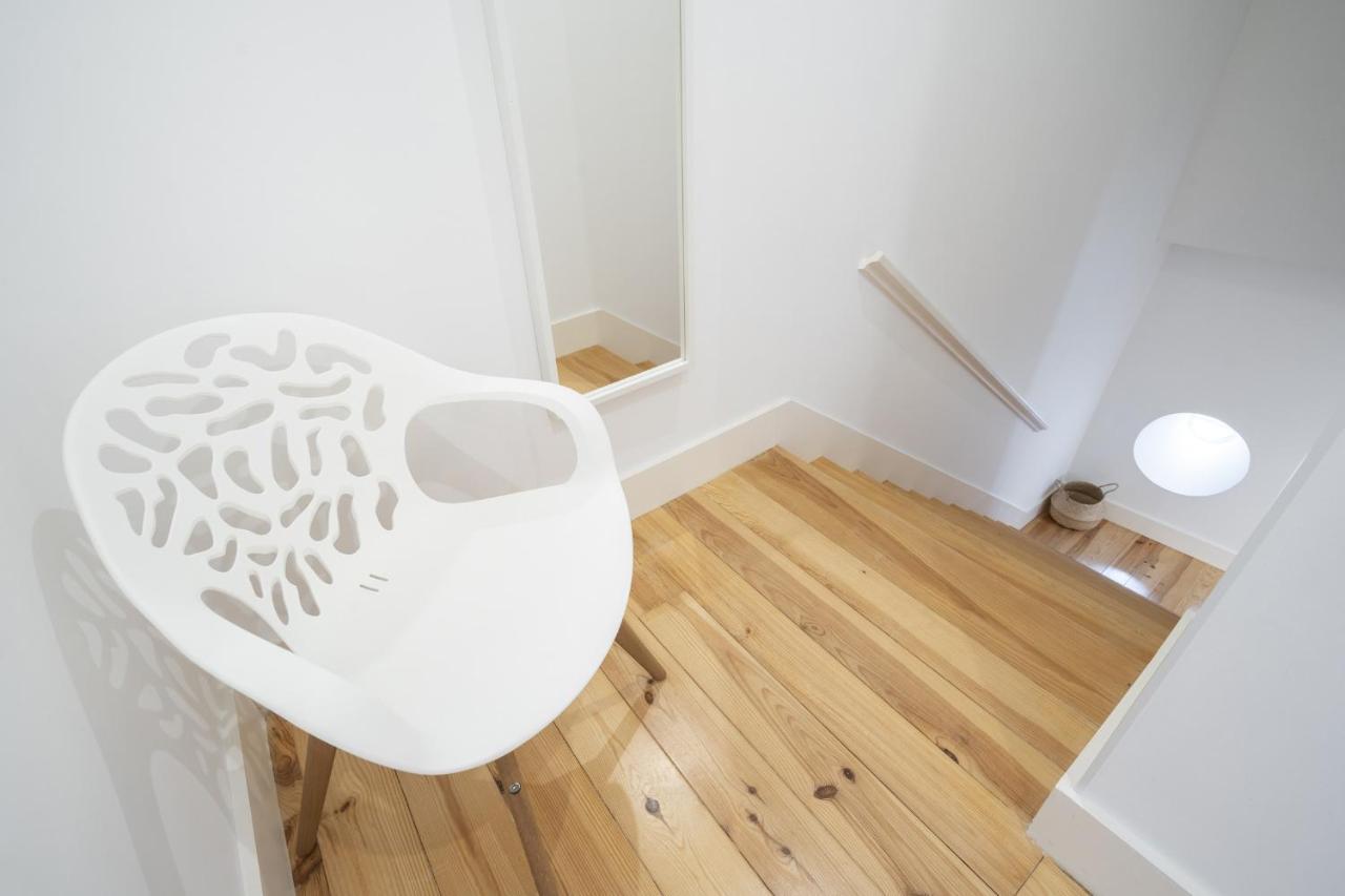 Warm And Cozy Parquet Flooring Apartment In Almada Exteriör bild